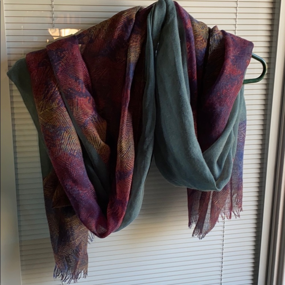 Lightweight wrap/scarf